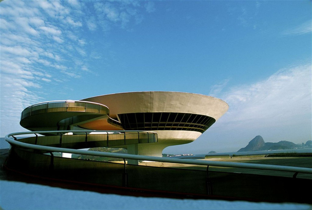 اثر اسکار نیمایر ، از معماران برجسته جهان | شرکت معماری چیدمانه